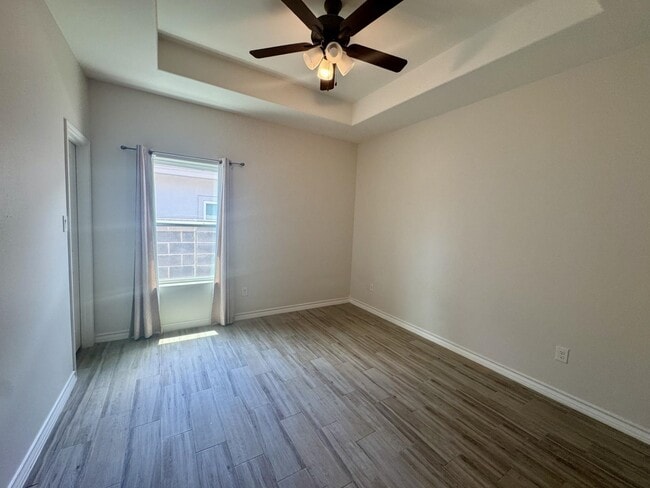 Building Photo - 6002 Amir Dr