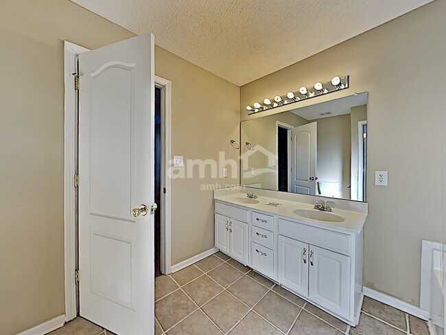 Building Photo - 3366 Dabney Ln