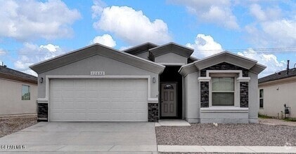 Building Photo - 12032 Mesquite Thorn Dr