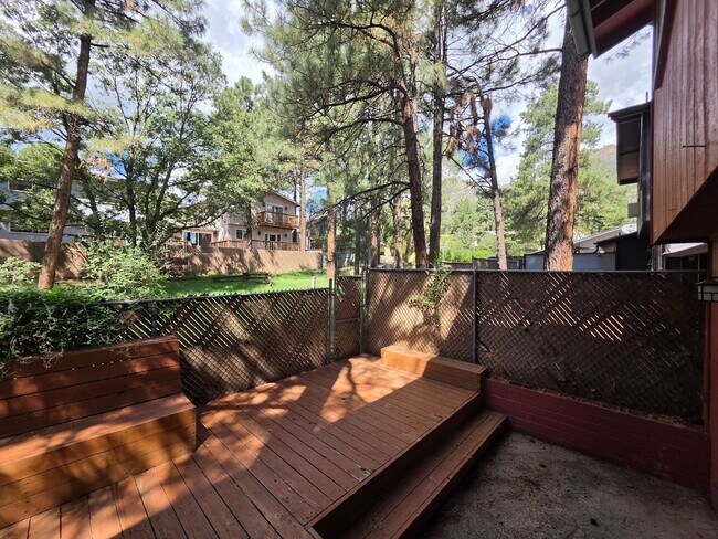 Building Photo - 3885 N Fanning Dr