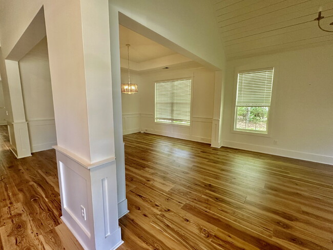 Building Photo - Stunning Four Bedroom Low Country Home in ...