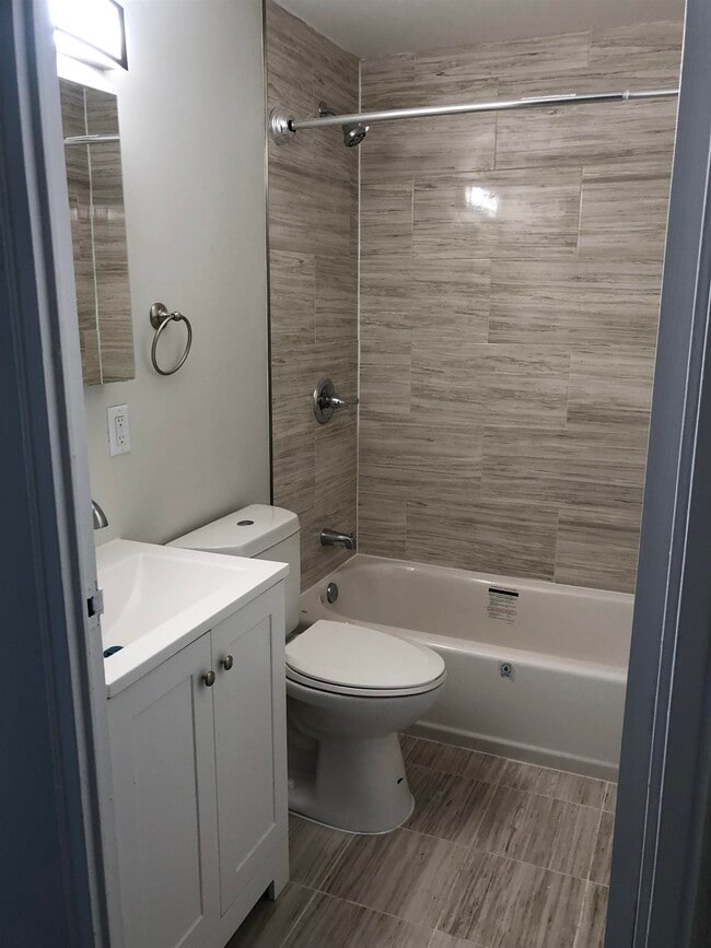 Building Photo - 5710 BOULEVARD