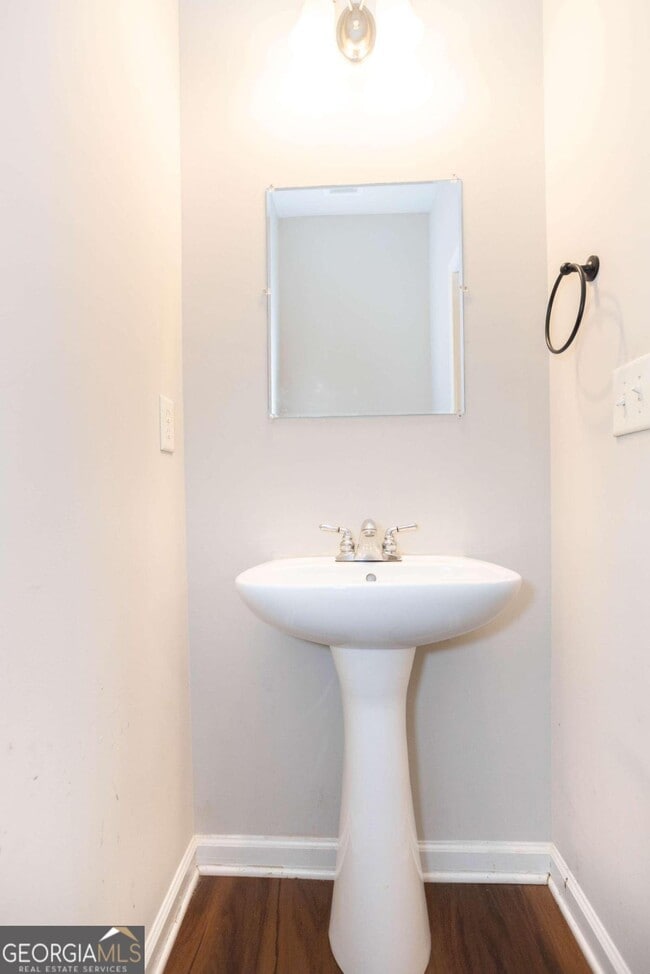 Building Photo - 5905 Oakbrook Lake Ct