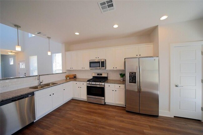 Building Photo - 162 Elisha Dr