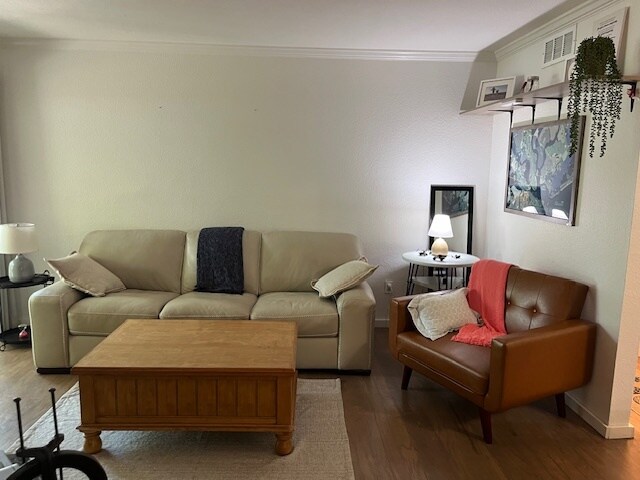 All-Inclusive Furnished 1 Bedroom 1 Bath with Office Center in Bay Club- 2 miles Sullivan's Island - 1481 Center St Ext