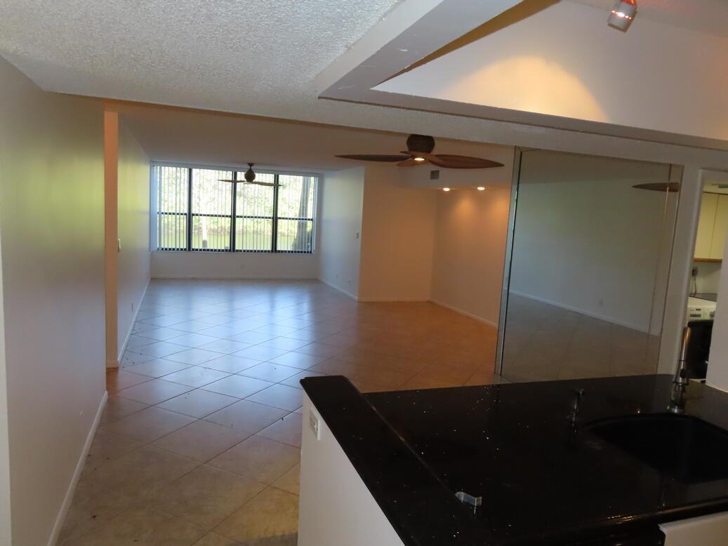 Building Photo - 2659 Carambola Cir N