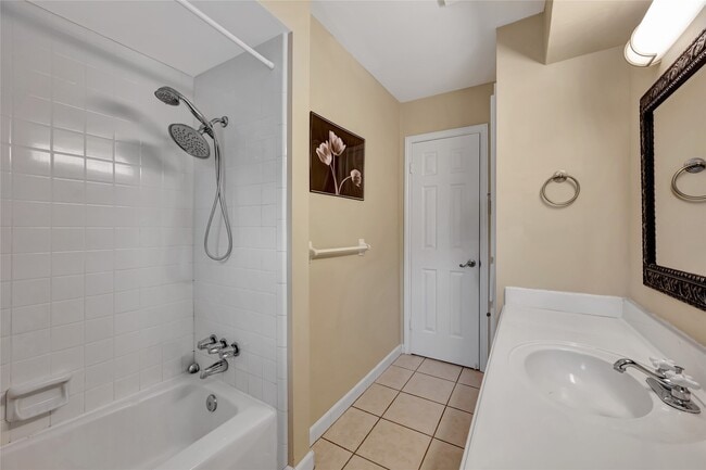 Building Photo - 1710 San Sebastian Ln