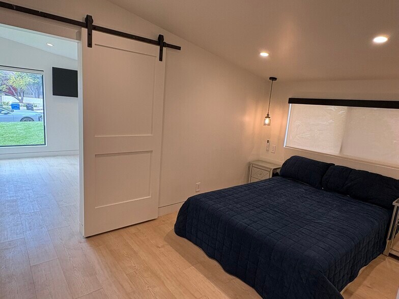 Building Photo - 4236 Ellenita Ave