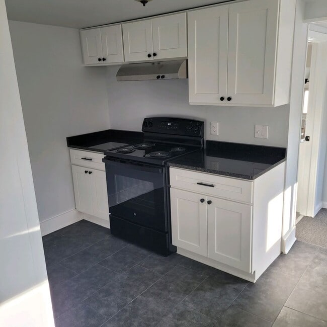 Building Photo - Completely remodeled TWO BEDROOM Twin
