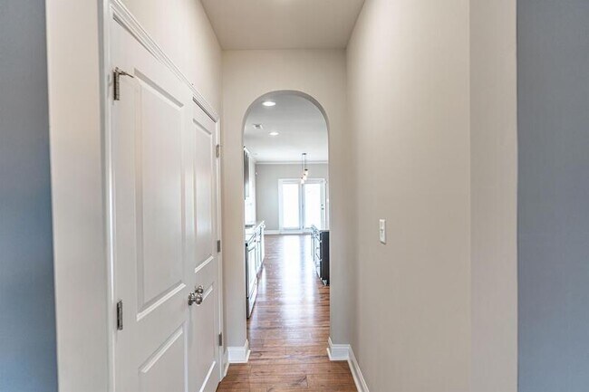 Building Photo - 151 Titleist Ct