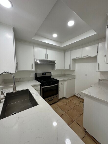 Building Photo - 11538 Riverside Dr