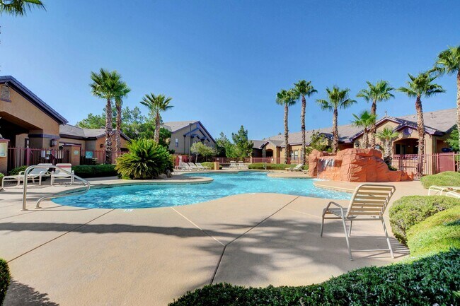 Building Photo - Beautiful downstairs 3 bdrm 2 Bath Condo w...