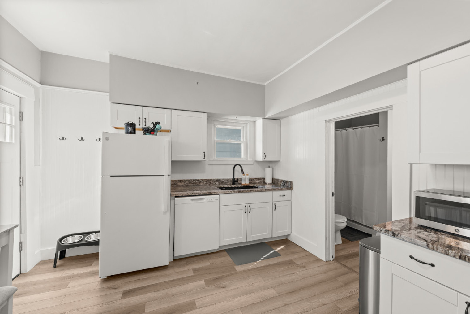 Building Photo - 1326 W 69th St