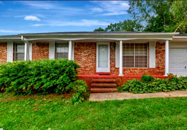 Building Photo - 203 Fleming Dr