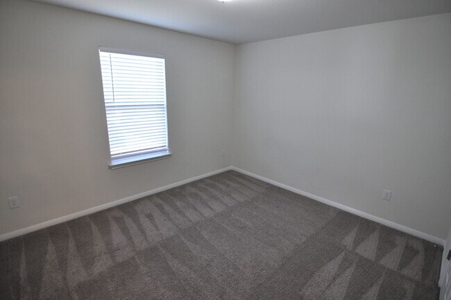 Building Photo - Amazing home ready to move in!