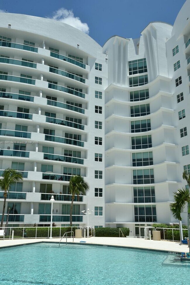 Building Photo - 7900 Harbor Island Dr