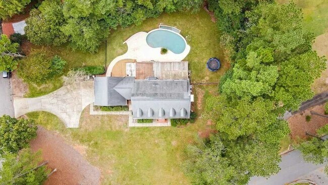 Building Photo - Gorgeous Estate home in Houndslake!