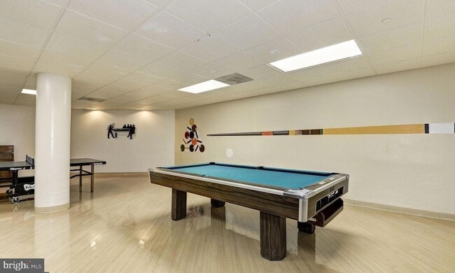 Building Photo - 5902 Mt Eagle Dr