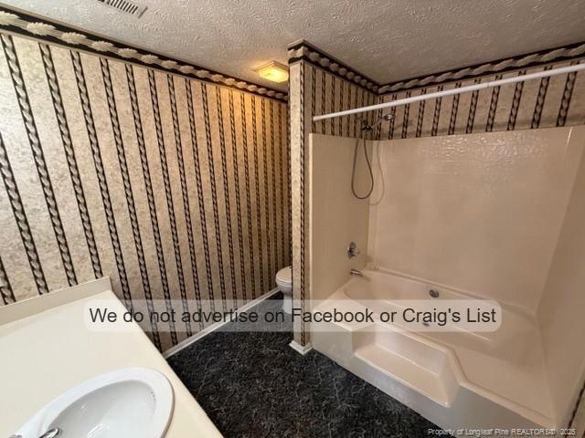 Building Photo - 1885 Tryon Dr