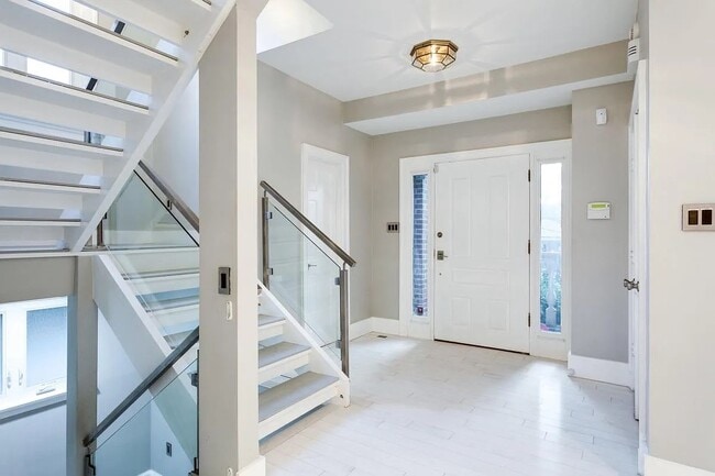 Building Photo - 4611 Charleston Terrace NW