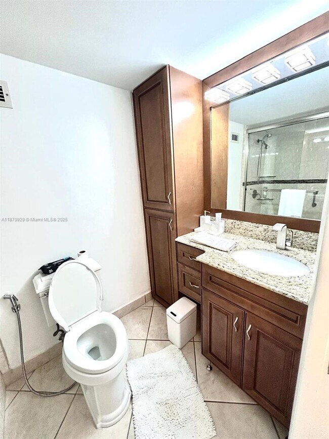 Building Photo - 3725 S Ocean Dr