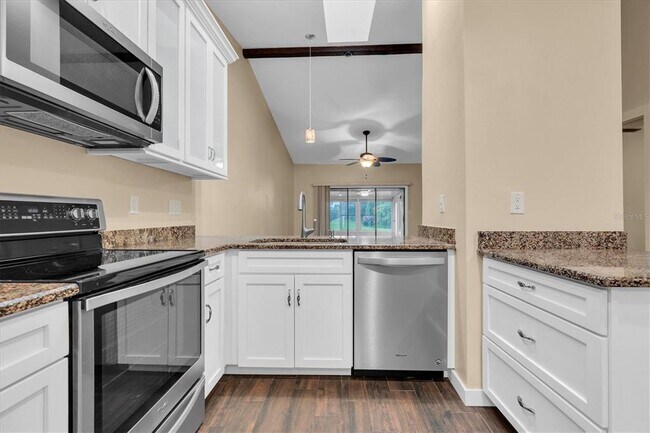 Building Photo - 3203 Charter Club Dr
