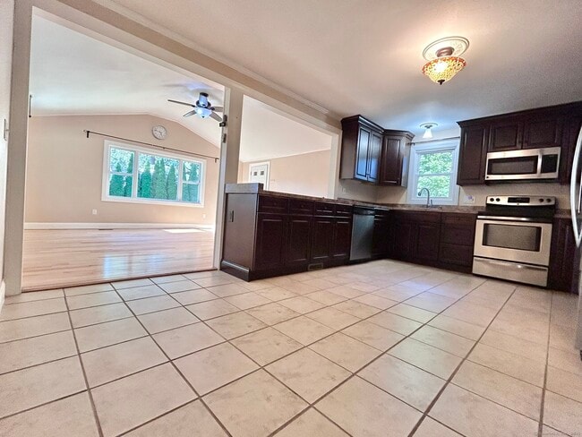 Building Photo - 39 Virginia Rd