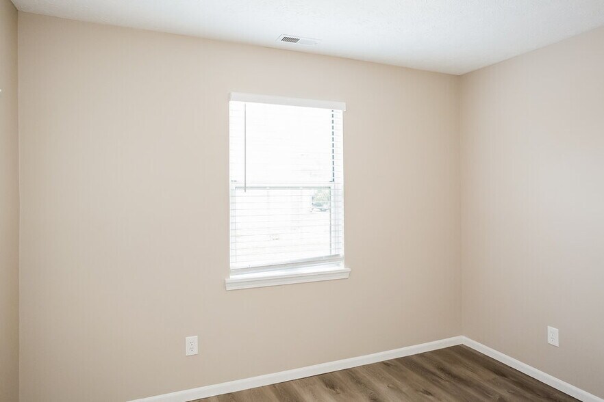 Building Photo - 6204 Glenshire Ln