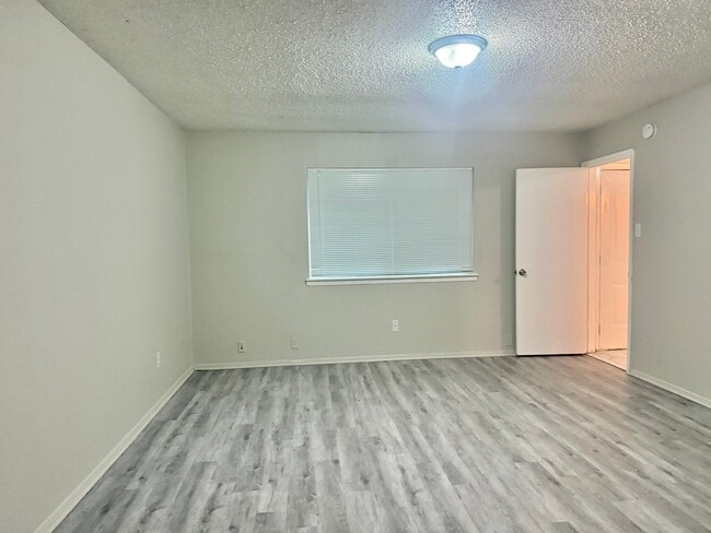 Building Photo - 14207 Long River Ct