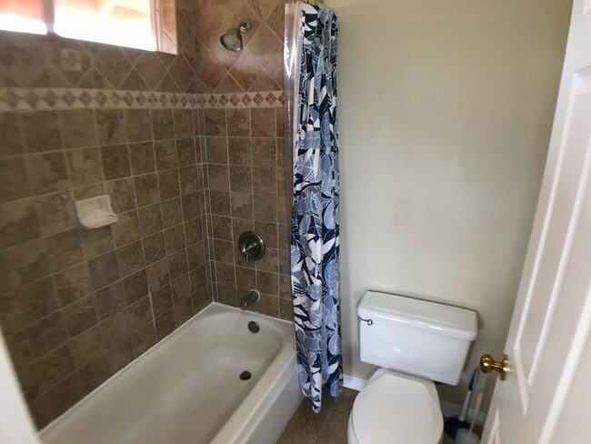 Building Photo - Spacious 3-Bedroom Home in Tropics at Waik...