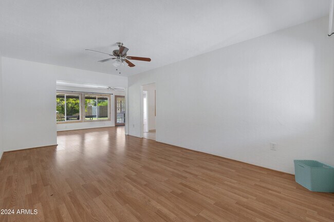Building Photo - 335 E Solana Dr