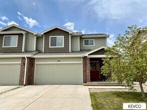 Building Photo - Expansive Newer Construction Townhome!
