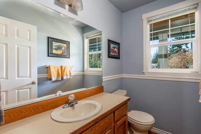 Building Photo - 3 Bedroom 2.5 Bath House