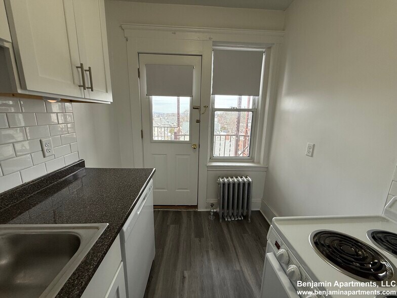 Building Photo - 116 Washington St