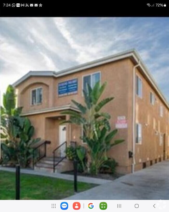 Building Photo - 3236 W 59th St