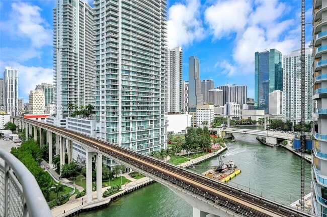 Building Photo - 690 SW 1st Ct