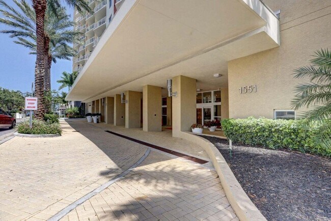 Building Photo - 1551 N Flagler Dr