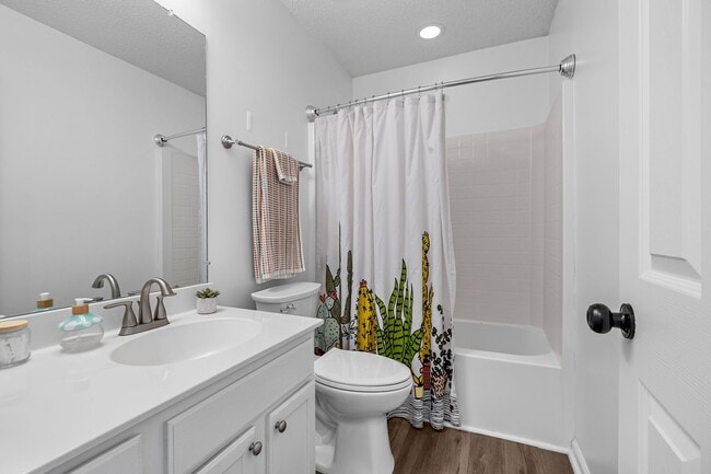 Building Photo - Ranch Style Home in Hunt Club For Rent!