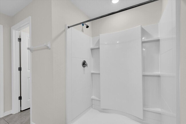 Building Photo - Available now in Wimauma | Spacious 5BR Home with 2,600+ Sqft