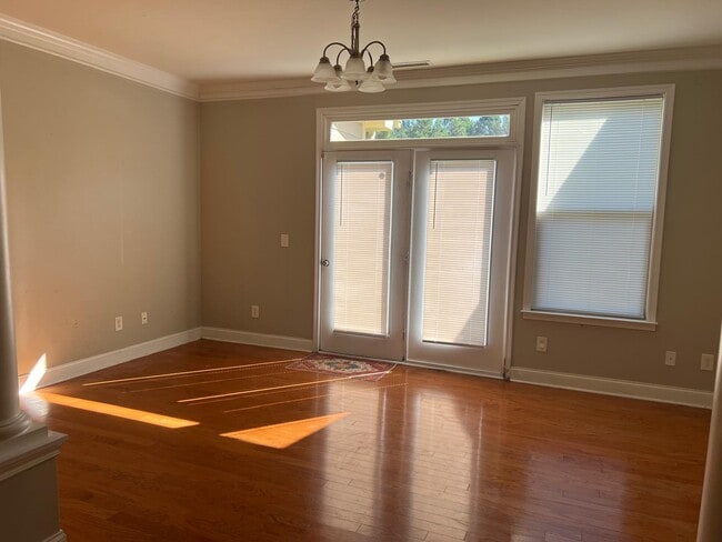 Building Photo - 155 Point Comfort Ln
