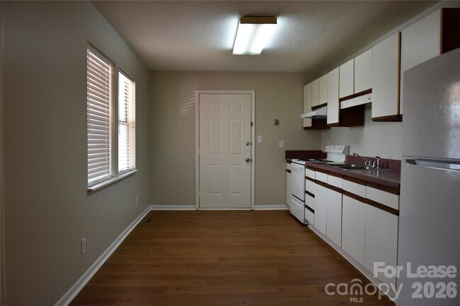 Building Photo - 136 Press Sweezy Rd