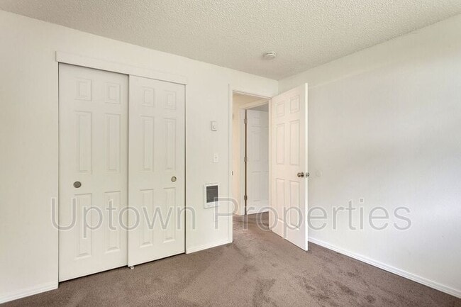Building Photo - 6808 N Richmond Ave