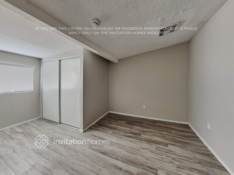 Building Photo - 3114 W Charter Oak Rd