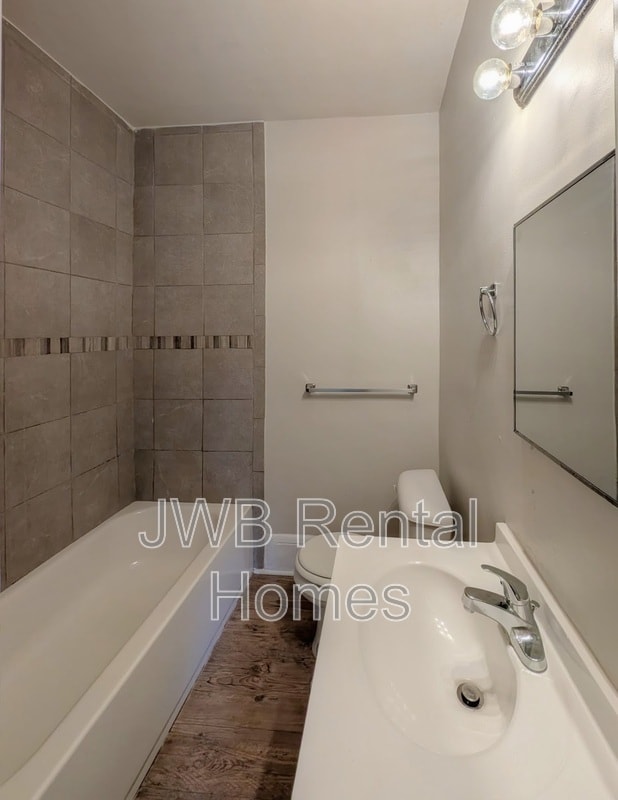 Building Photo - 6618 Avalon St