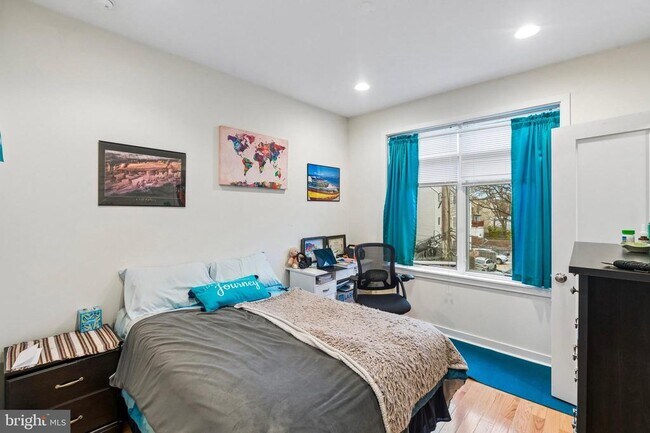 Building Photo - 925 N 20th St