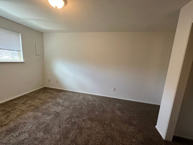 Building Photo - y111312