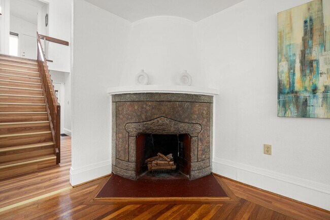 Building Photo - 2924 Morcom Ave
