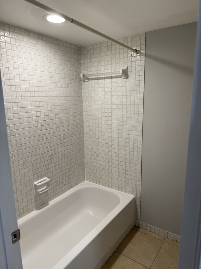 Building Photo - 3221 Meridian Way S