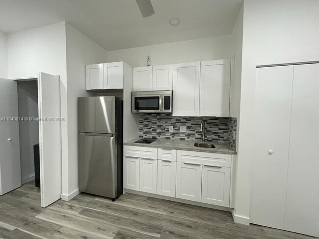 Primary Photo - 11940 SW 253rd St
