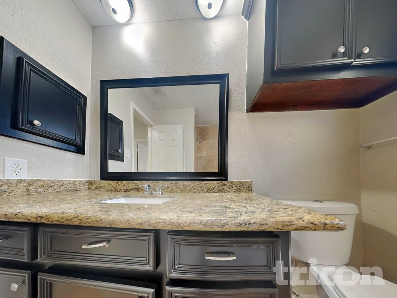 Building Photo - 2047 Lexington Woods Dr